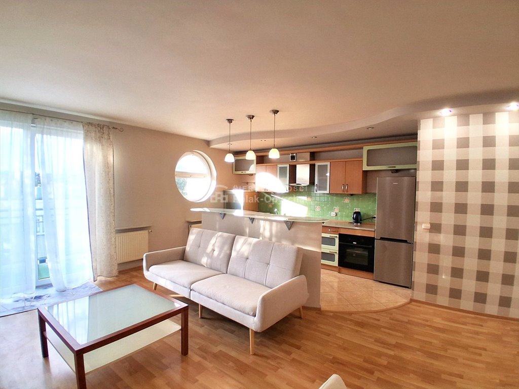 Mieszkanie trzypokojowe na wynajem Bielsko-Biała, Centrum  82m2 Foto 1