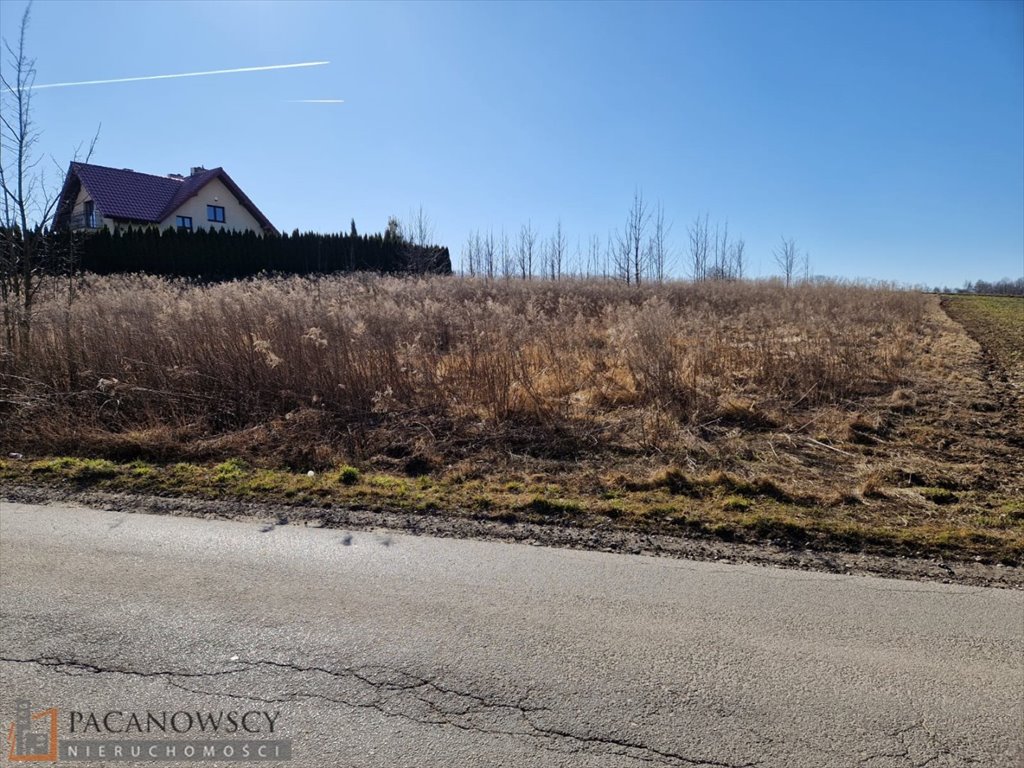 Działka budowlana 14 arów w Narama z mediami i dużym potencjałem Narama  1 400m2 Foto 1