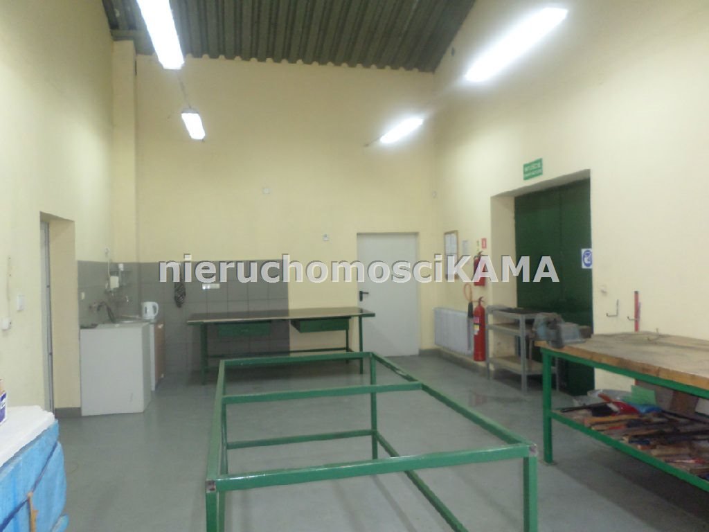 Wynajem magazynu 400 m² z biurem i placem w Bielsku-Białej Bielsko-Biała  400m2 Foto 1