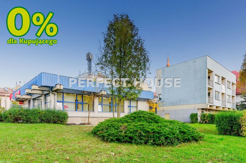 Limanowa, Centrum – Obiekt 2627 m² z biurem i mieszkaniem Limanowa, Centrum  2 627m2 Foto 1