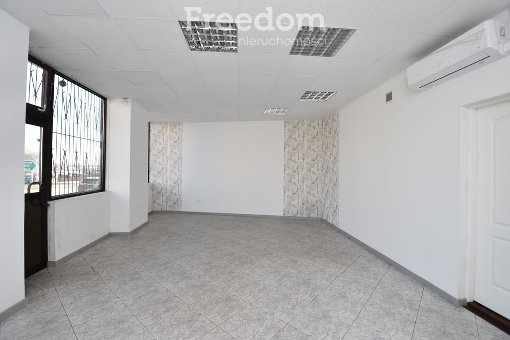 Lokal użytkowy na wynajem Ostrowiec Świętokrzyski, Okólna  40m2 Foto 2