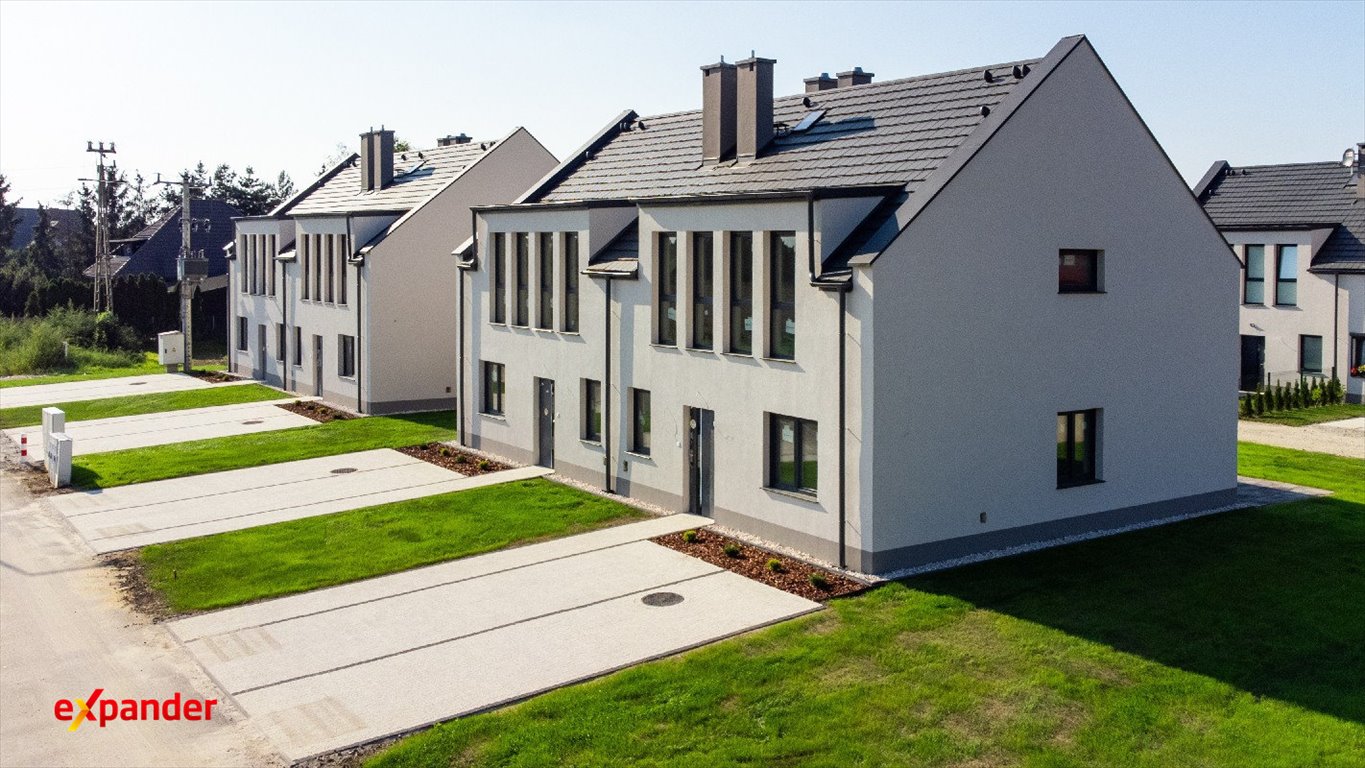 Segment skrajny z ogrodem - ogrzewanie podłogowe i cisza Błonie, Poziomkowa  120m2 Foto 1