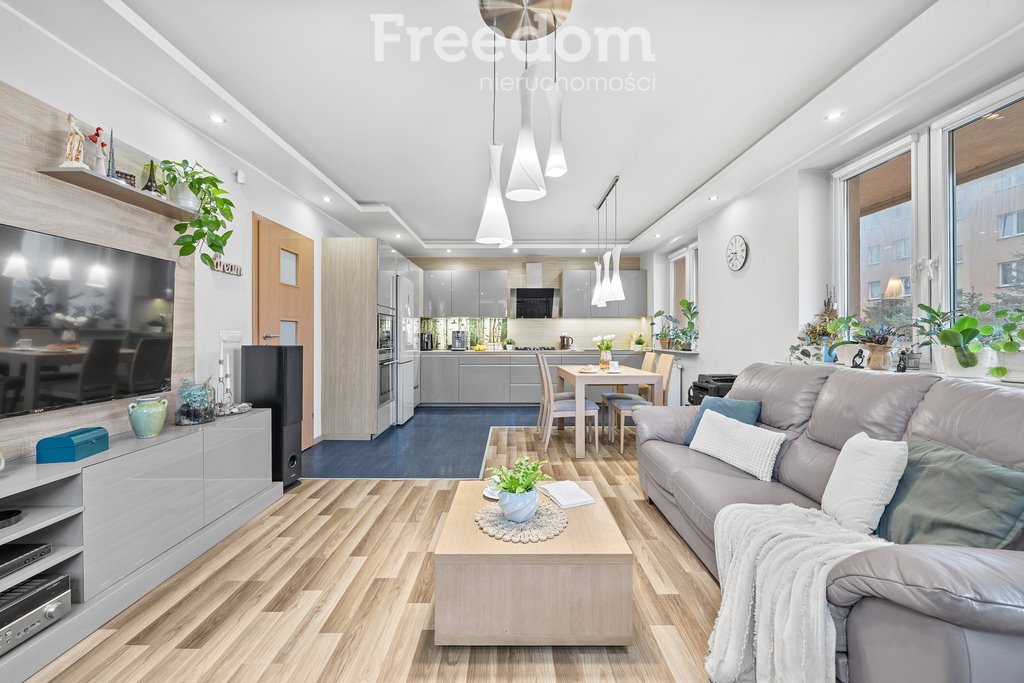 Mieszkanie trzypokojowe na sprzedaż Ząbki, Powstańców  68m2 Foto 1