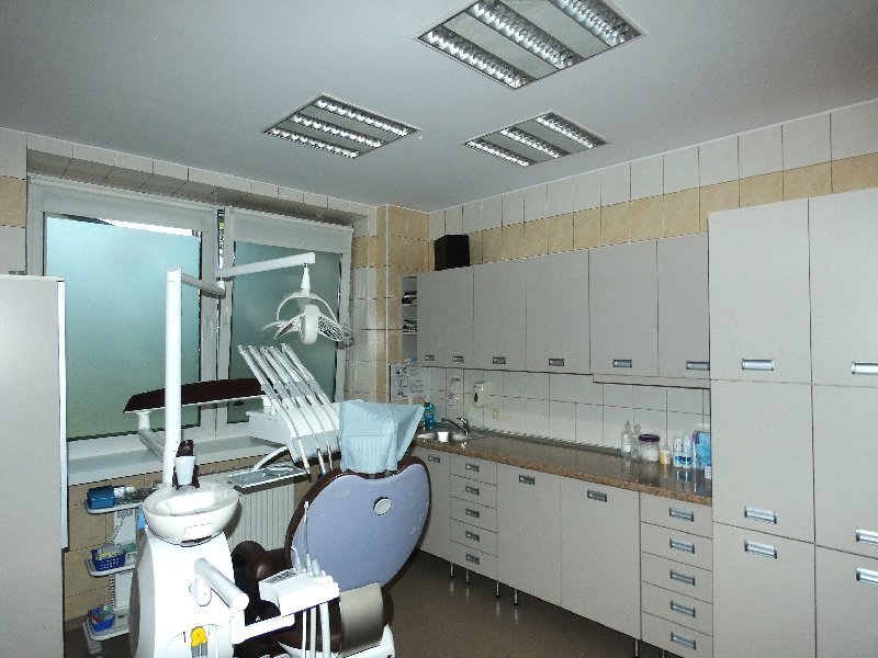 Do sprzedania przestronny lokal medyczny 134 m² z windą i parkingiem Częstochowa, Raków  134m2 Foto 1