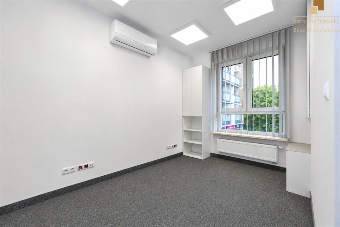 Nowoczesny lokal biurowy 46 m² z parkingiem w Ursus Warszawa, Ursus, Skorosze, Dzieci Warszawy  46m2 Foto 1