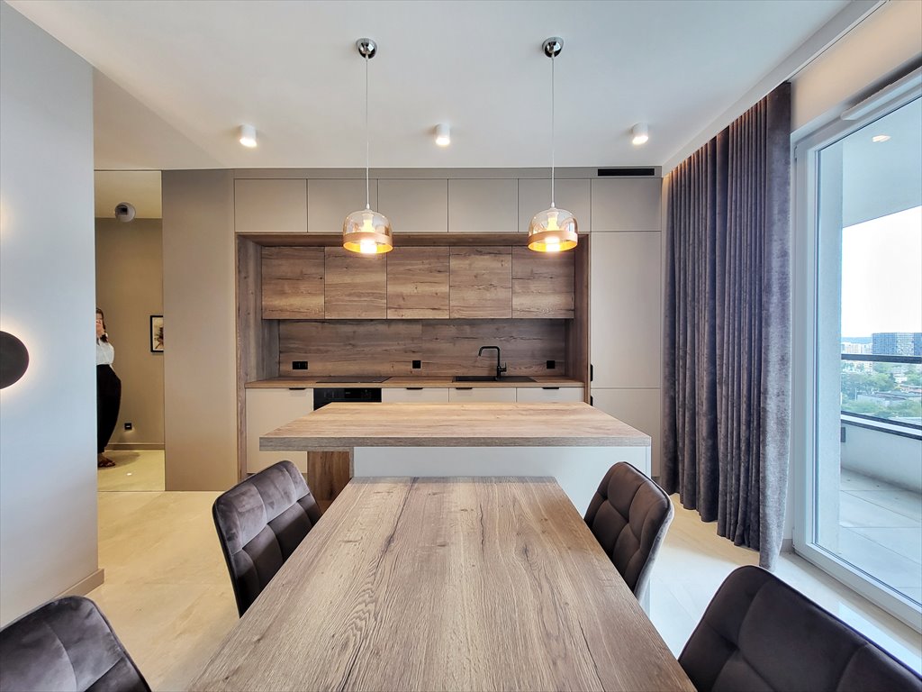 Polecam luksusowe 100 m² apartament z panoramicznym widokiem Katowice, Koszutka, Korfantego 93  100m2 Foto 1