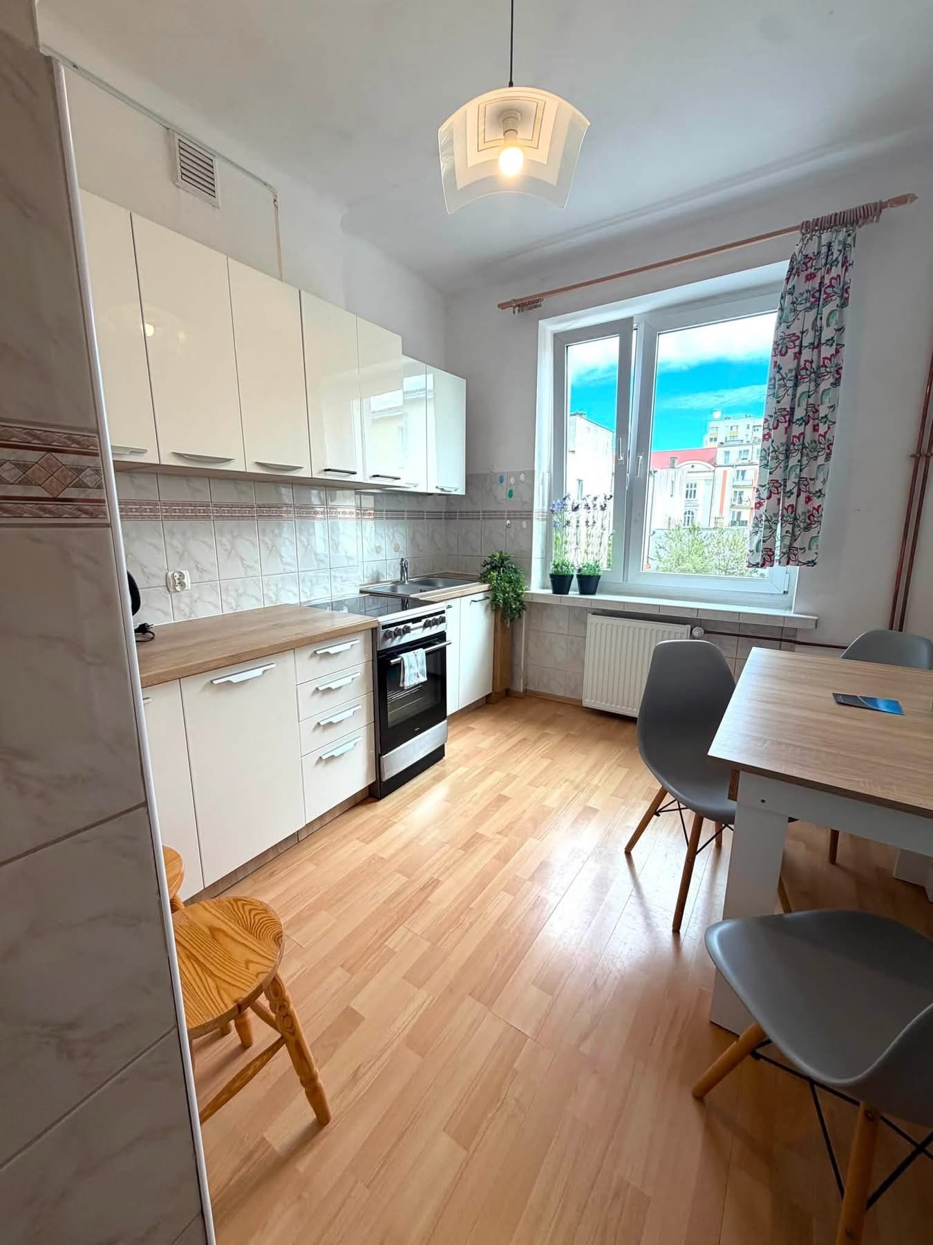 Sprzedam mieszkanie 2-pokojowe 48 m² w Kołobrzegu Kołobrzeg, Dworcowa  48m2 Foto 1