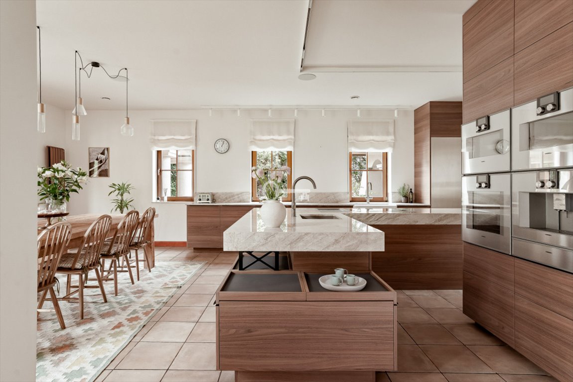 Zapraszam do eleganckiej rezydencji premium 520 m² z smart home, SPA i garażem Chyby, Daktylowa  685m2 Foto 1