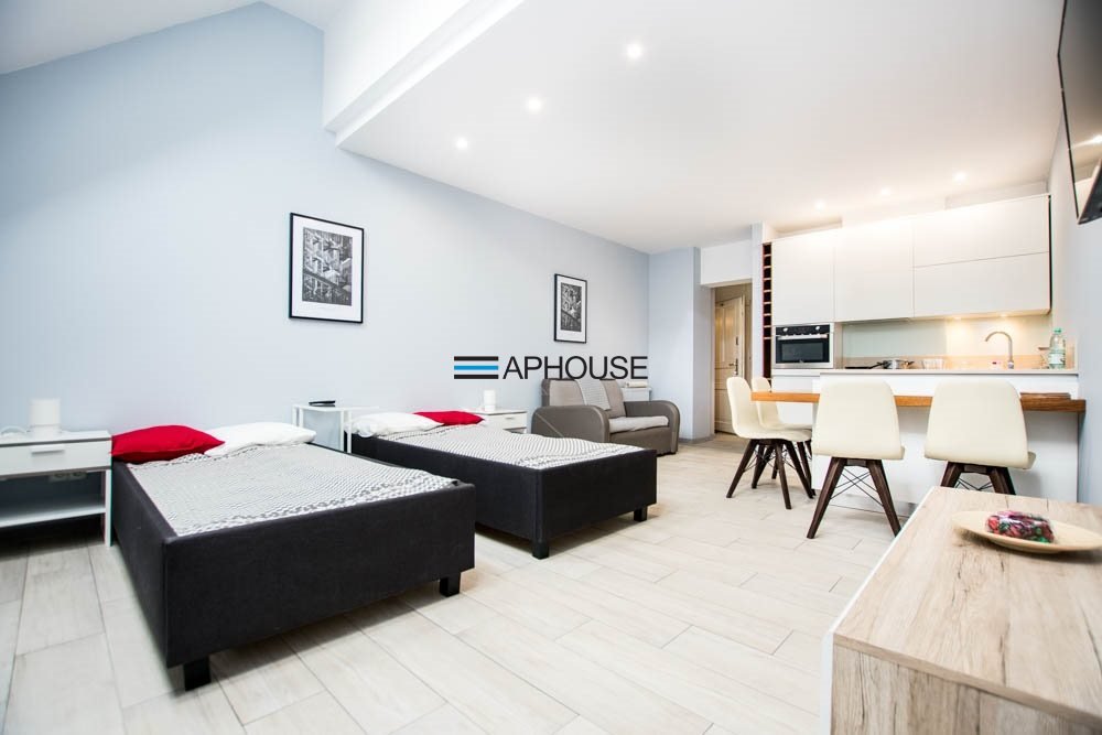 Zapraszam do wynajmu jasnego 33 m² studio w odrestaurowanej kamienicy z windą Kraków, Stare Miasto, Stare Miasto, Aleja Józefa Piłsudskiego  33m2 Foto 1