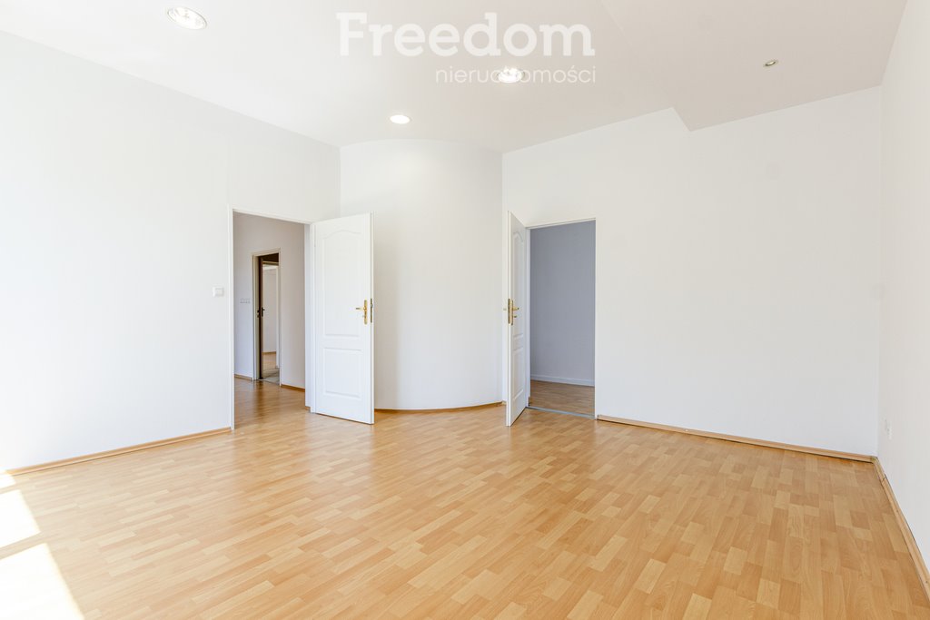 Lokal użytkowy na wynajem Stalowa Wola, al. Aleje Jana Pawła II  104m2 Foto 1