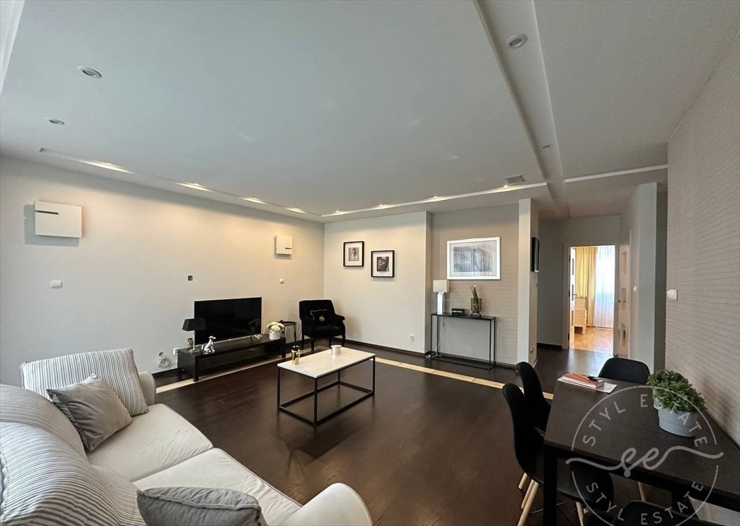 Wynajem 3-pok. apartament z balkonem i garażem w Wilanowie Warszawa, Wilanów, Sarmacka 13  88m2 Foto 1