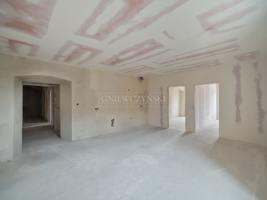 Mieszkanie trzypokojowe na sprzedaż Grodków, rynek Rynek  64m2 Foto 1