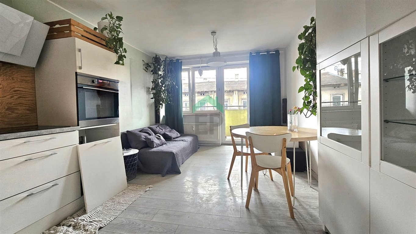 Mieszkanie trzypokojowe na sprzedaż Częstochowa, Stare Miasto  45m2 Foto 1