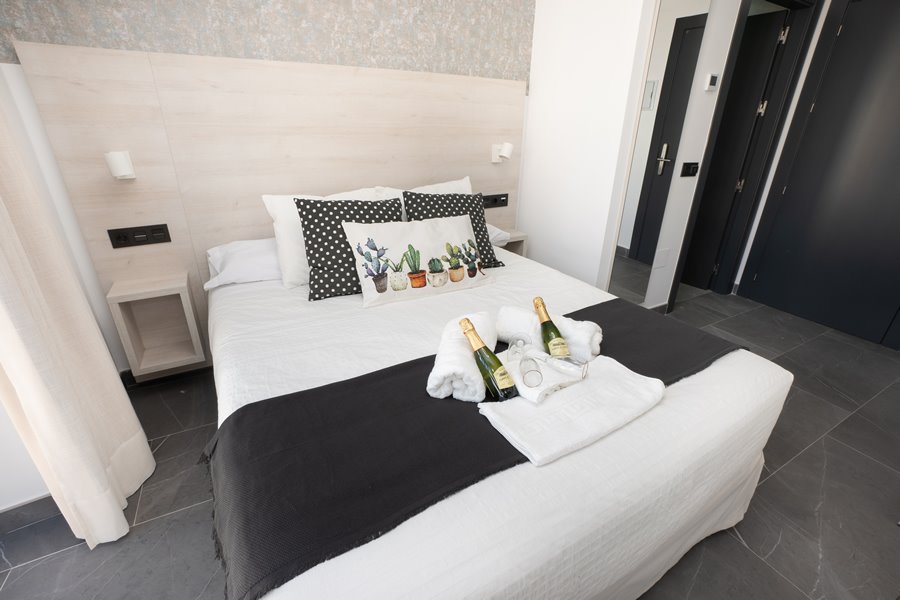Lokal użytkowy na sprzedaż Hiszpania, Nerja  485m2 Foto 4