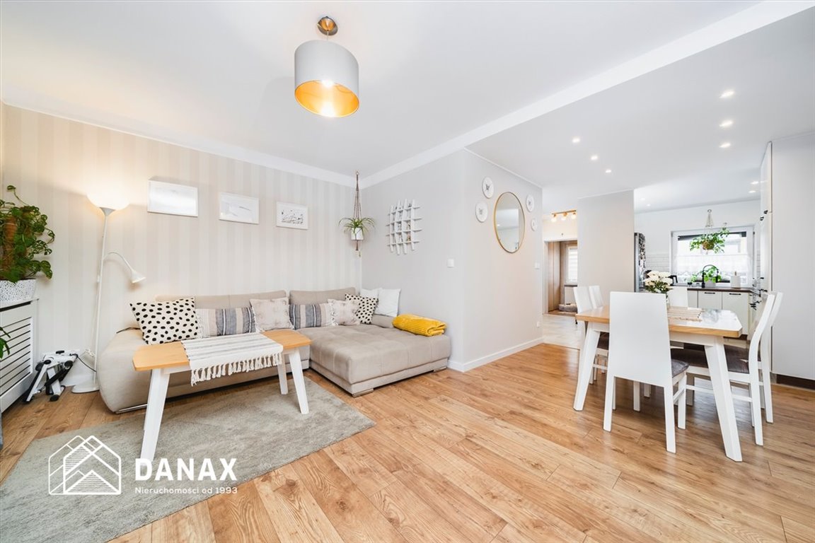 Komfortowy dom 110 m2 z ogrzewaniem podłogowym i pełnym wyposażeniem Sułków, Słoneczna  110m2 Foto 1