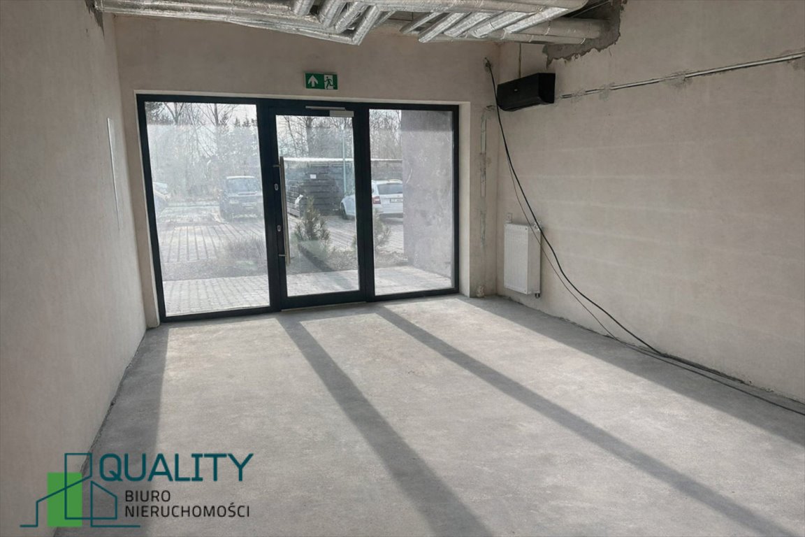 Nowoczesne lokale usługowe 29 m² w Kobylnikach, od zaraz Kobylniki, Kasztanowa  29m2 Foto 1