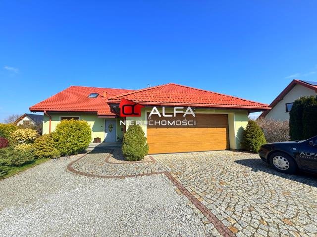 Dom na sprzedaż Świdnica  215m2 Foto 1