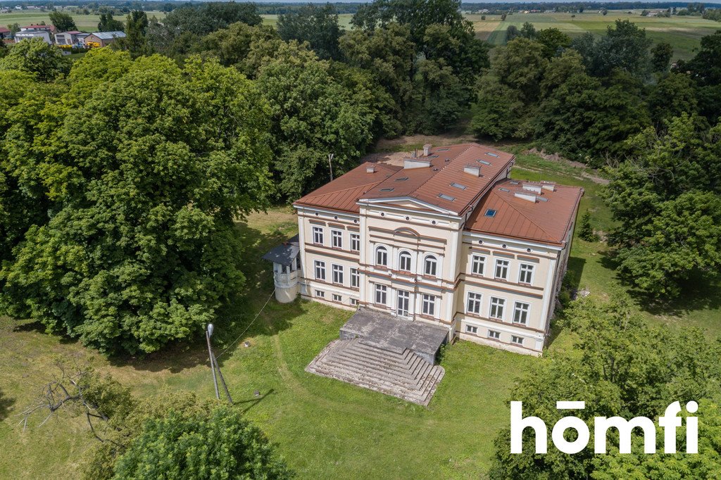 Na sprzedaż zabytkowy pałac w Karszewie z potencjałem inwestycyjnym Karszew  3 285m2 Foto 1