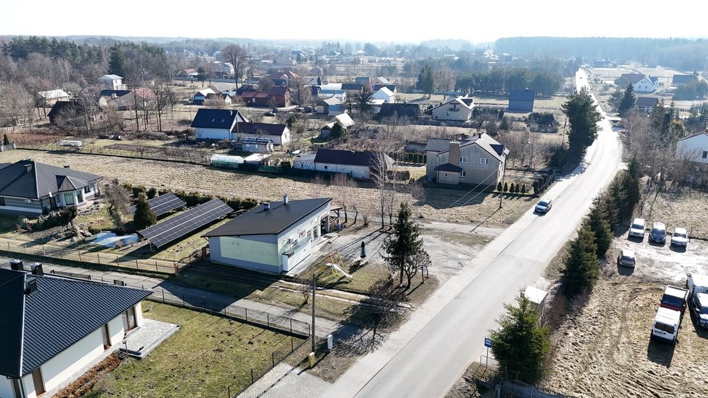 Wynajem lokalu 61,8 m² z dużą witryną i parkingiem Budy Głogowskie  62m2 Foto 1