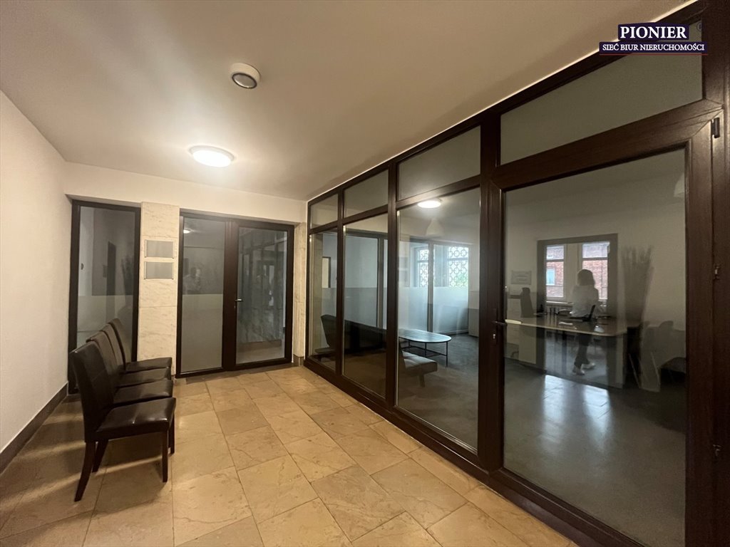 Przestronny lokal biurowy 232 m² w centrum Mysłowic polecam Mysłowice, Centrum, Wojska Polskiego  232m2 Foto 1