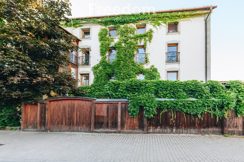 Kamienica 475 m² w Strumieniu - funkcjonalność i potencjał polecam Strumień, Pocztowa  475m2 Foto 1