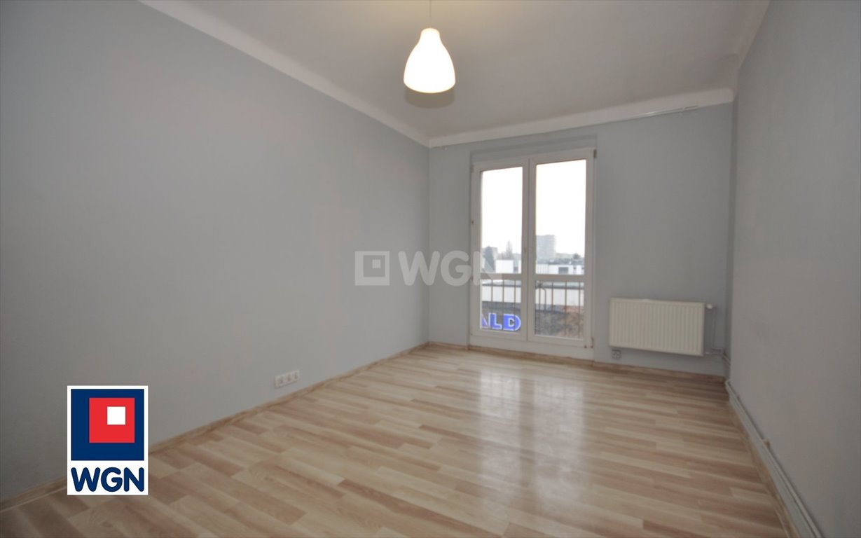 Sprzedam przestronne 2-pokojowe mieszkanie 45 m² w centrum Radomska Radomsko, Centrum, Wyszyńskiego  45m2 Foto 1