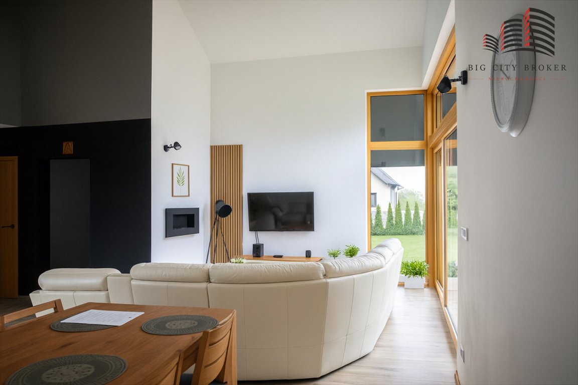 Nowoczesny dom 137m² z garażem, ogród i pełnym wyposażeniem Opole Lubelskie, Przemysłowa  137m2 Foto 1