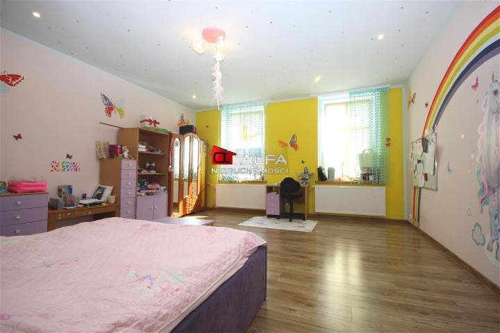 Mieszkanie czteropokojowe  na sprzedaż Świdnica  175m2 Foto 1