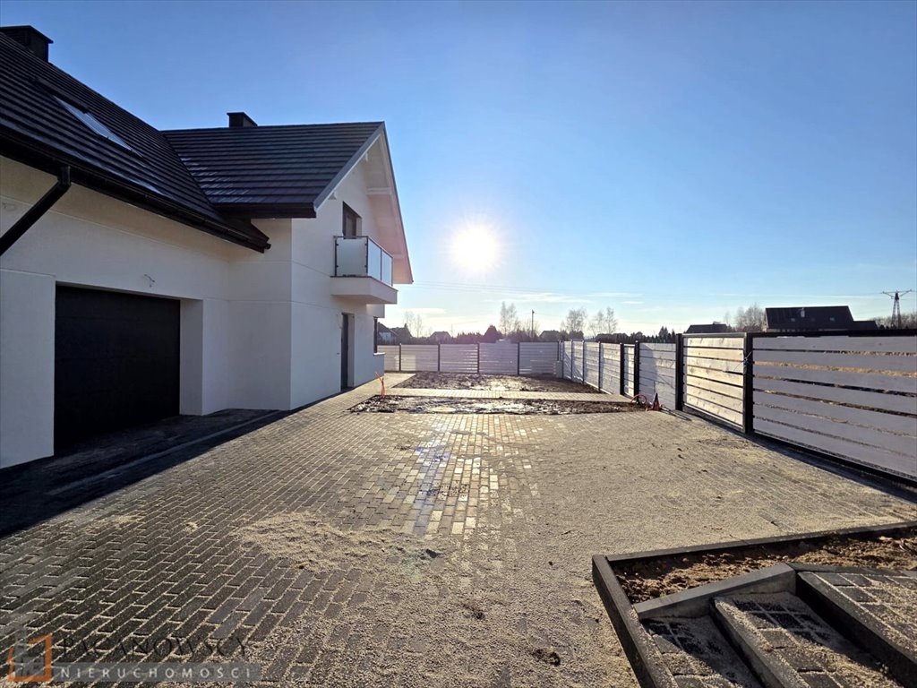 Atrakcyjny dom z garażem, tarasem i 3 sypialniami Brzozówka Korzkiewska  235m2 Foto 1