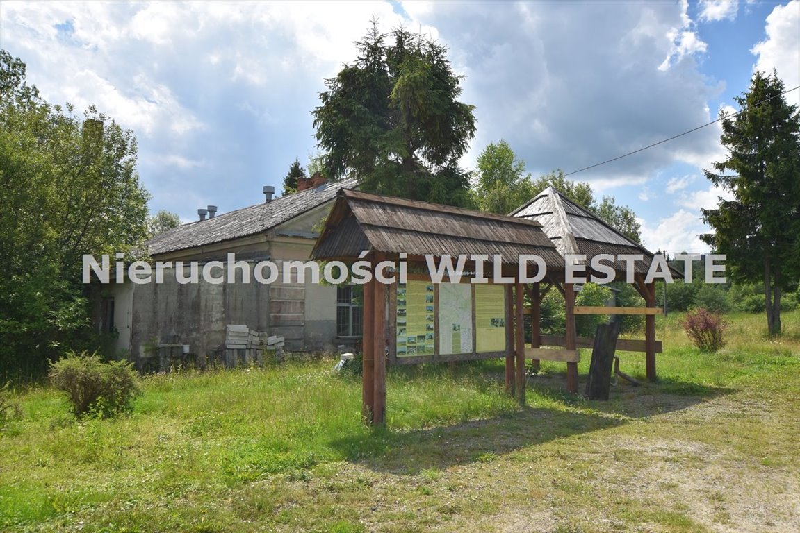 Przestronny grunt i budynki po wytwórni wód mineralnych Czarna, Czarna Górna  668m2 Foto 1