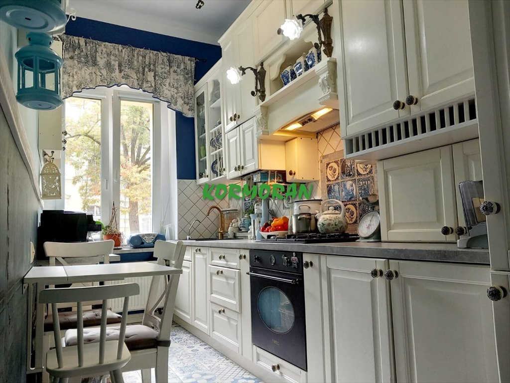 Przestronne 3-pokojowe mieszkanie z meblami na wymiar i piwnicą Opole, Centrum  72m2 Foto 1