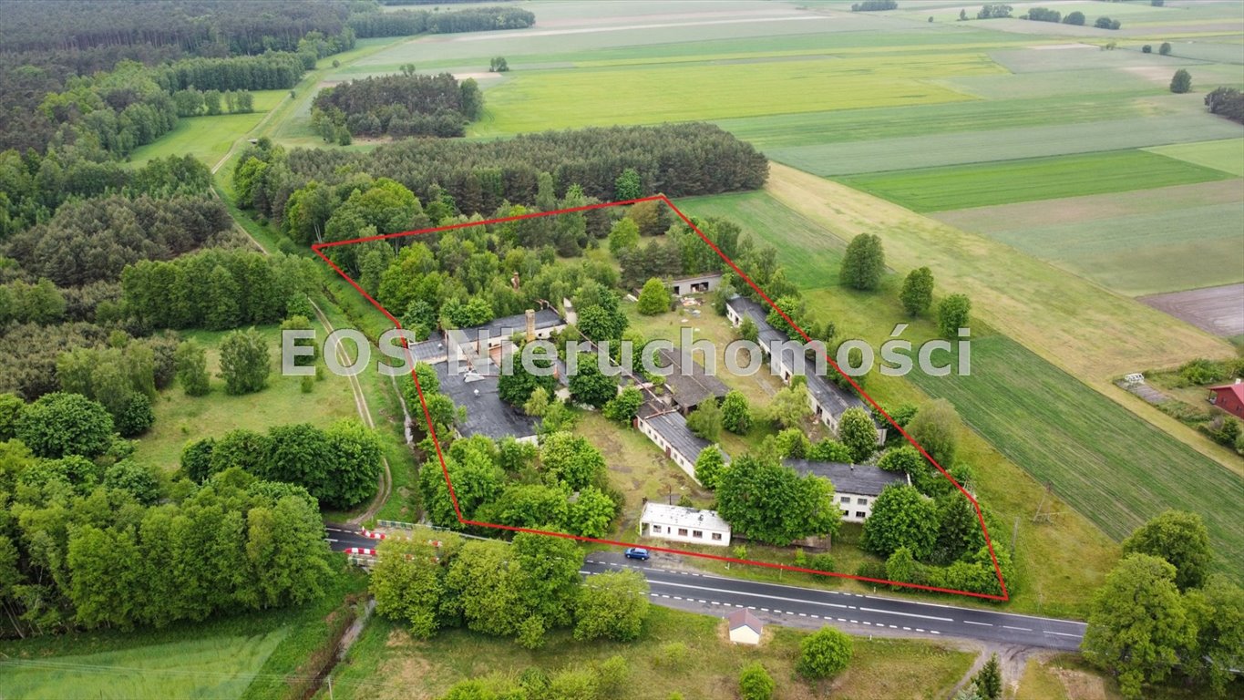 Sprzedam teren inwestycyjny 25 446 m² z budynkami w Lututowie Lututów, Wrocławska  25 446m2 Foto 1