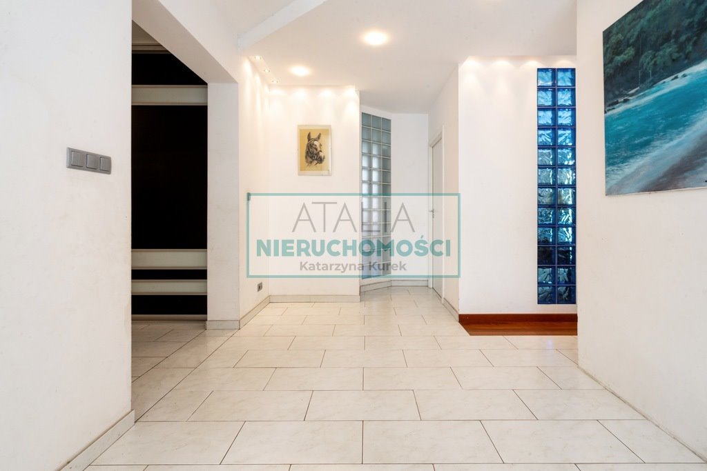 Dom wolnostojący 250 m² z ogrodem i garażem - do remontu Nadarzyn  250m2 Foto 1