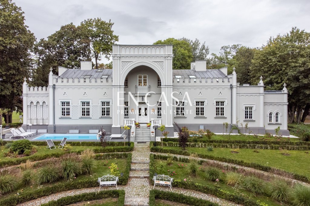 Luksusowy pałac z helipadem, 15 pokoi, park i winnica Strzembowo  1 000m2 Foto 1
