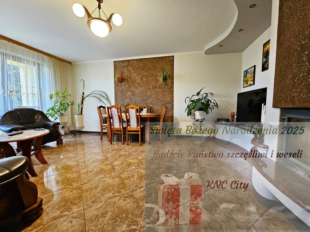 Dom na sprzedaż Dąbrowa  200m2 Foto 1