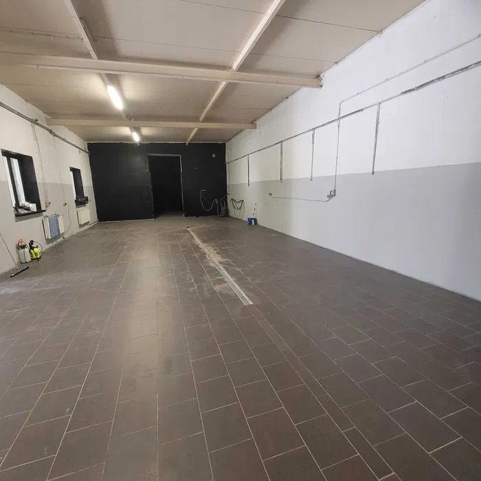 Polecam halę 4000m² z biurami, monitoringiem i ogrzewaniem Zielonka, Zielonka  450m2 Foto 1