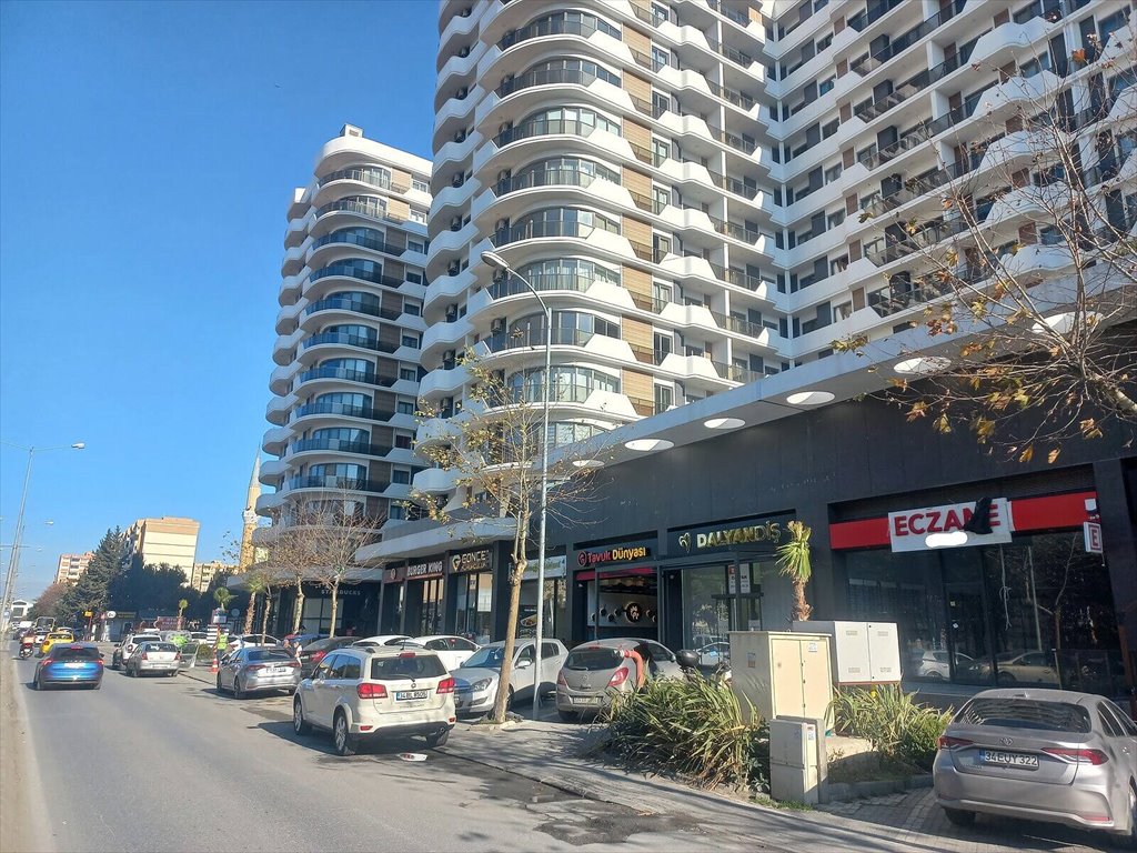 Sklepy na sprzedaż w Beylikdüzü z najemcami i bez, 131 m² Turcja, Stambuł, Kavaklı, Beylikdüzü, Stambuł  131m2 Foto 1