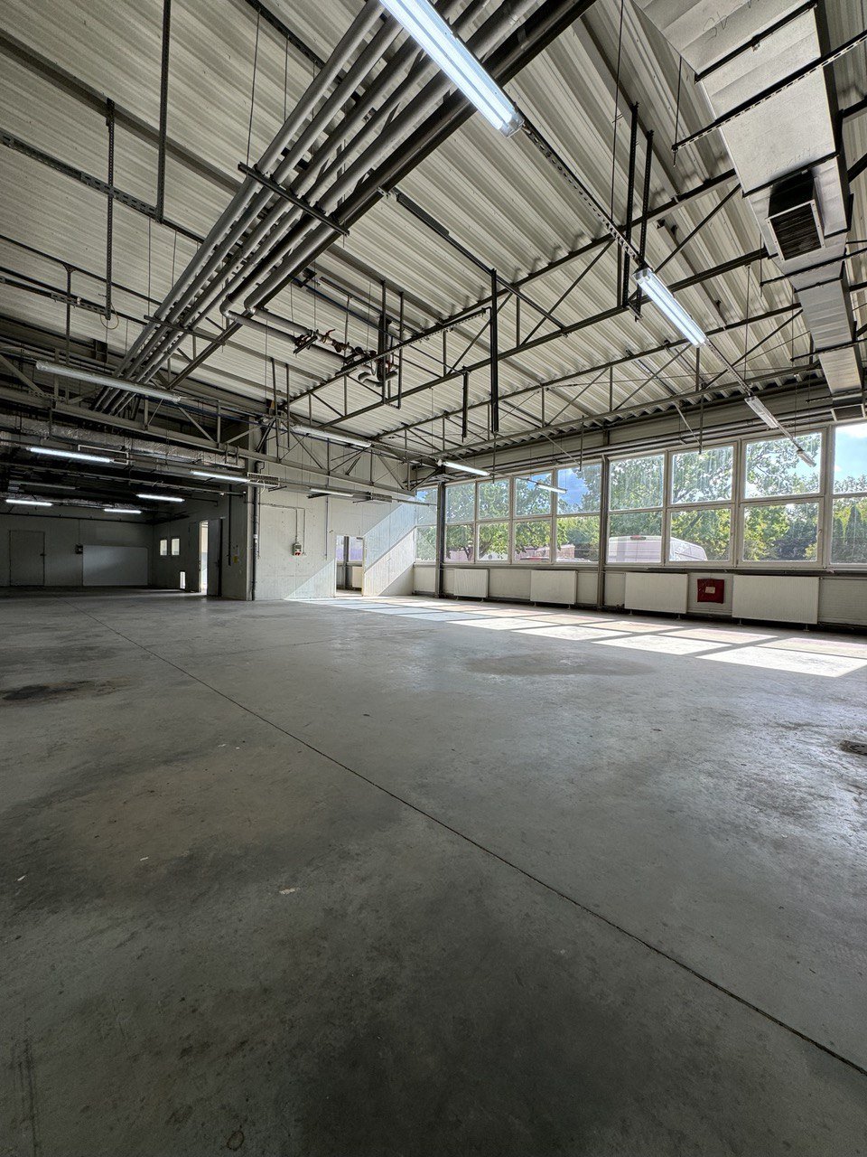 Hala magazynowa 343 m² z biurem, ogrzewaniem i monitoringiem. Warszawa, Białołęka, Żerań, Szałwiowa  343m2 Foto 1