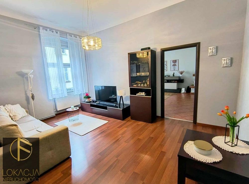 Mieszkanie trzypokojowe na sprzedaż Kalisz, Śródmieście  77m2 Foto 1