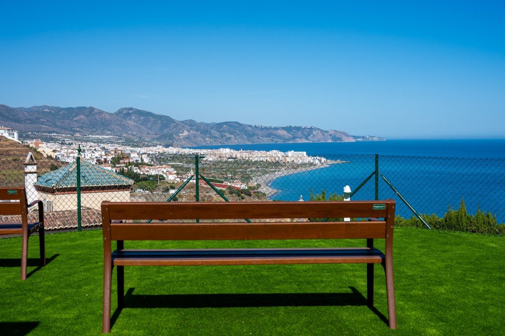 Mieszkanie dwupokojowe na sprzedaż Hiszpania, West Nerja, West Nerja  65m2 Foto 1