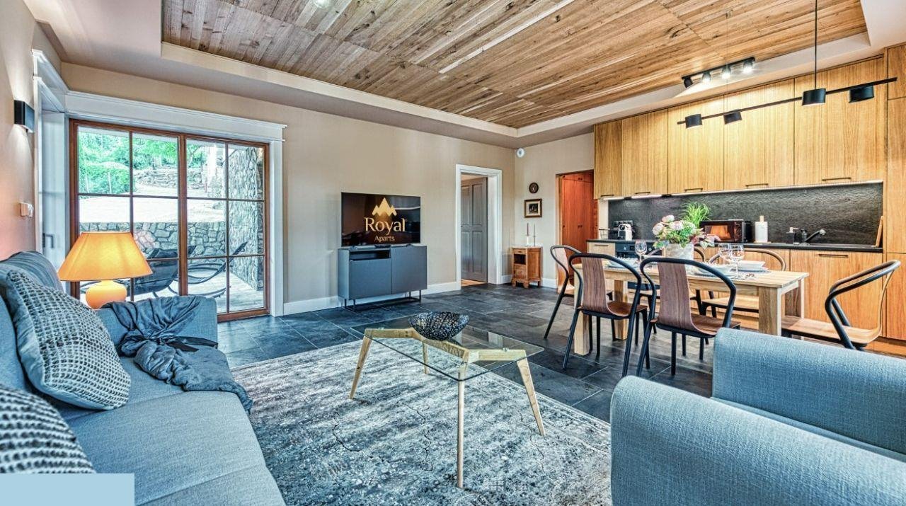 Mieszkanie dwupokojowe na sprzedaż Szklarska Poręba, Ludwika Waryńskiego  64m2 Foto 1