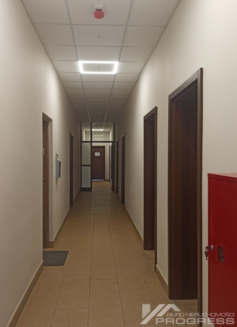 Atrakcyjne lokale biurowe po remoncie w Krośnie od 10 m2 Krosno  15m2 Foto 1