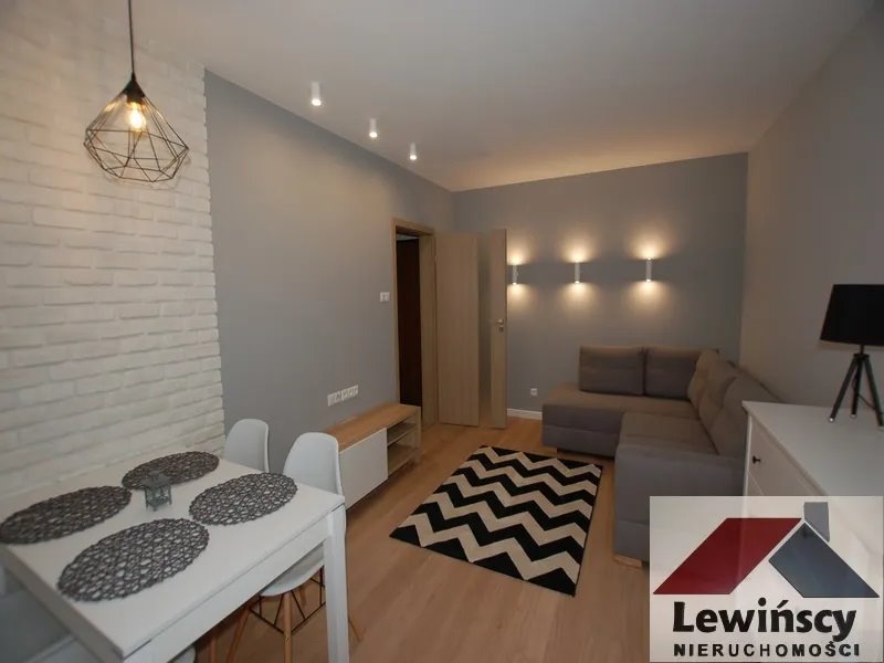 Mieszkanie dwupokojowe na wynajem Pruszków, Pruszków, Komorowska  46m2 Foto 1