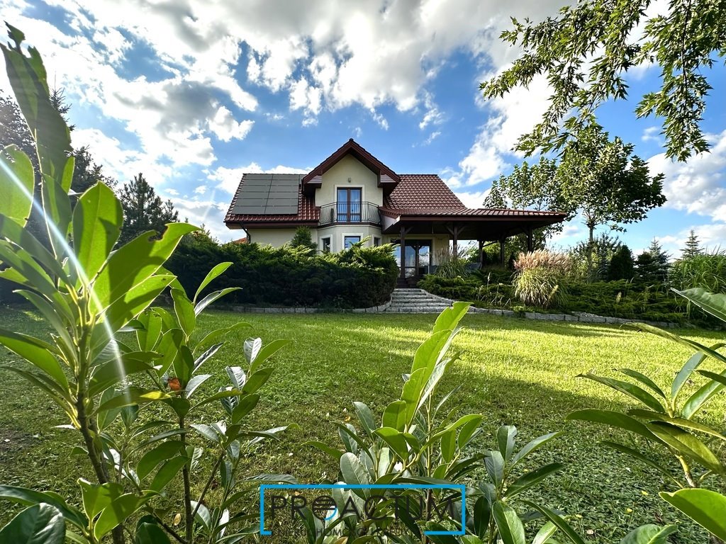 Przestronny dom z garażem, kominkiem i 5 pokojami Jedwabno  174m2 Foto 1