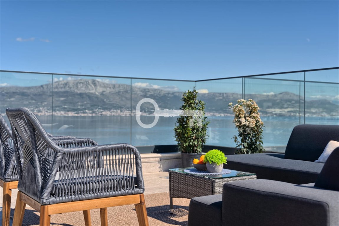 Luksusowy penthouse 50 m od morza (taras 100 m²) z widokiem na Split Chorwacja, Slatine, Slatine, Split  210m2 Foto 1