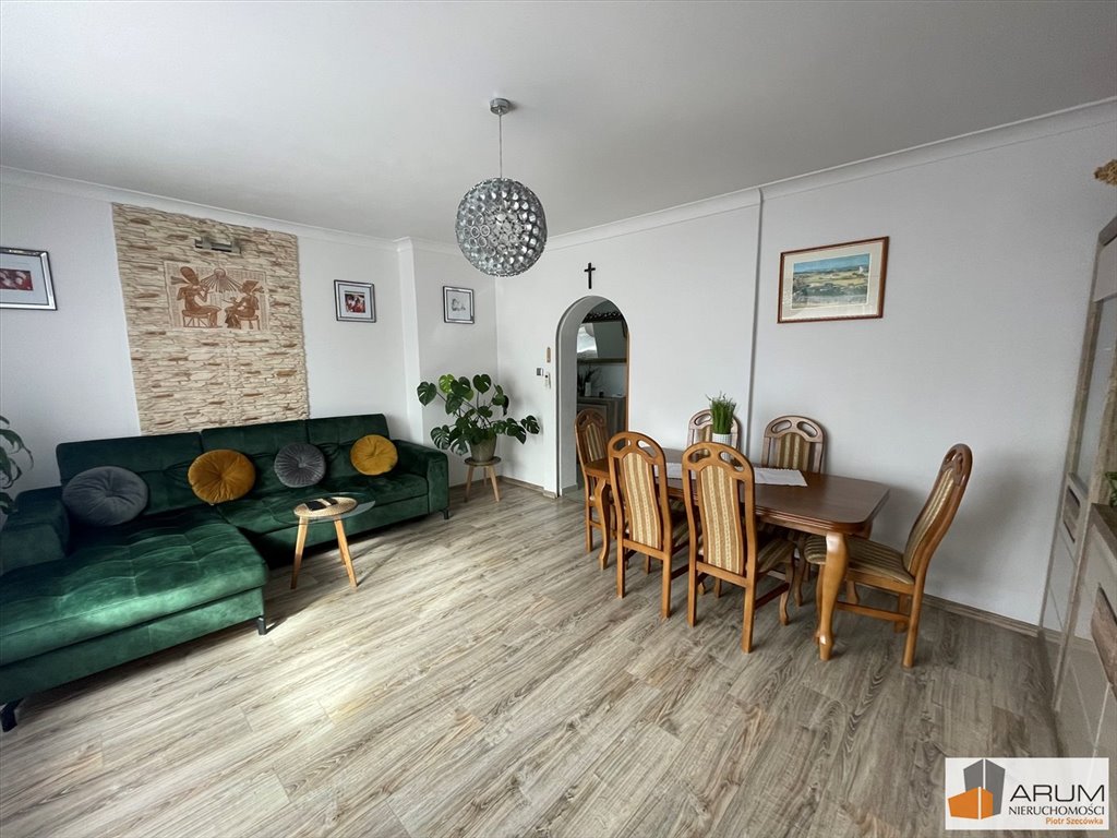 Mieszkanie trzypokojowe na sprzedaż Konradów  120m2 Foto 1