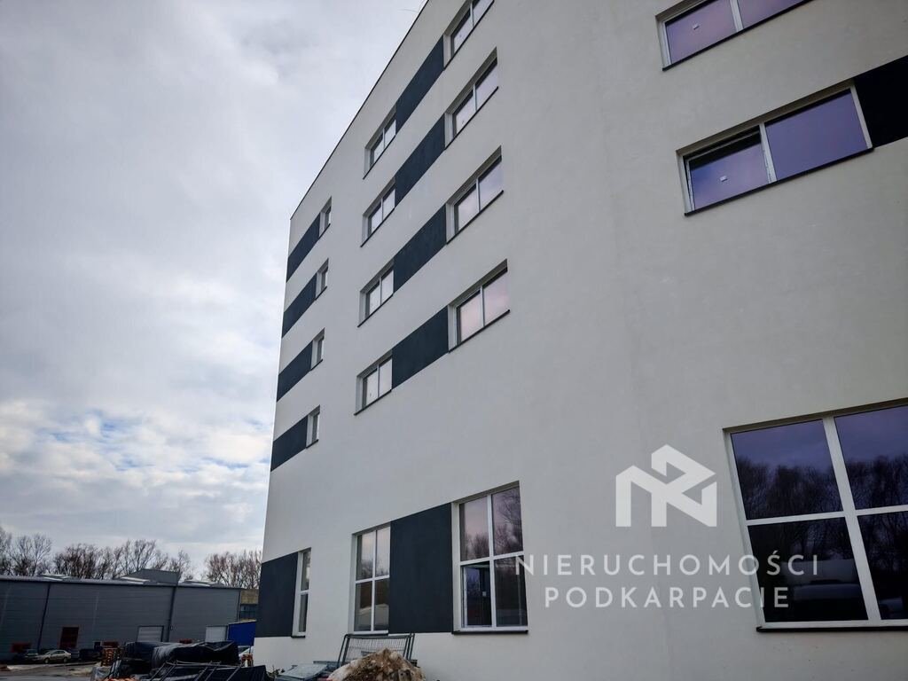Nowoczesny magazyn 400 m² z rampami i wysoką halą Rzeszów  400m2 Foto 1