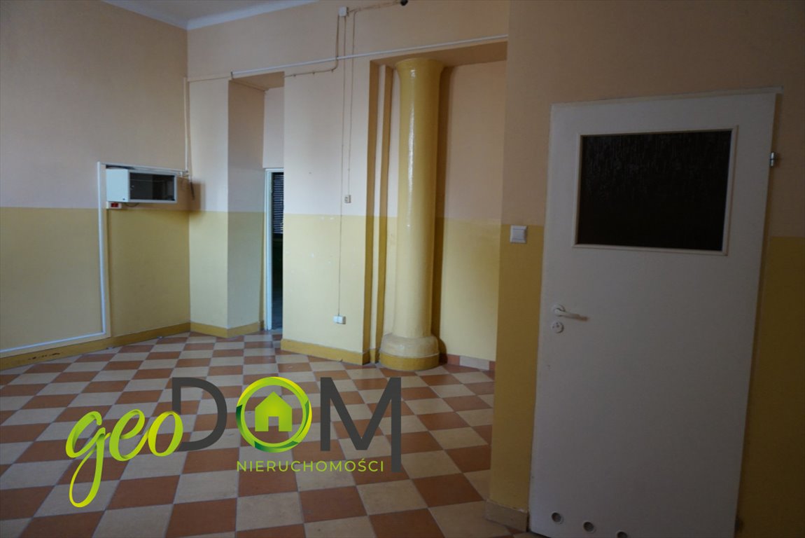 Sprzedam lokal użytkowy 100 m² z dużą witryną i wejściem z ulicy Rejowiec Fabryczny, Chełmska  100m2 Foto 1