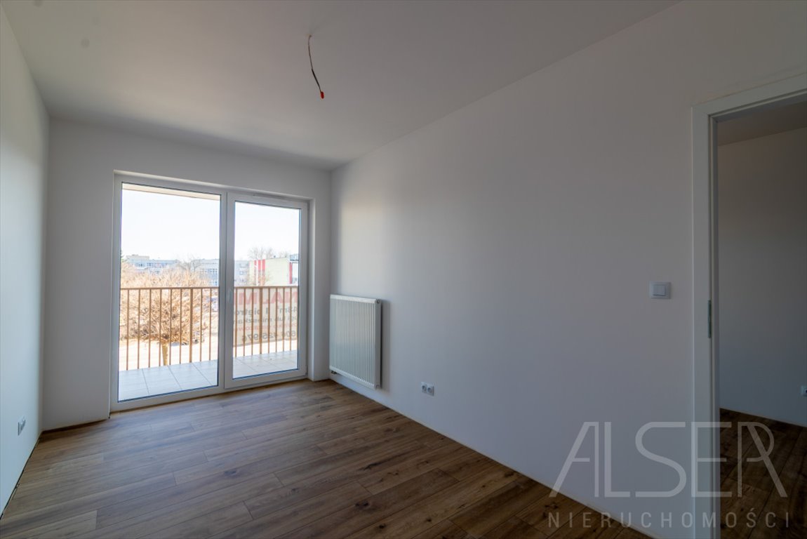 Wynajem 42 m2 pod działalność z dużym balkonem i widokiem Wyszków, Generała Józefa Sowińskiego  42m2 Foto 1