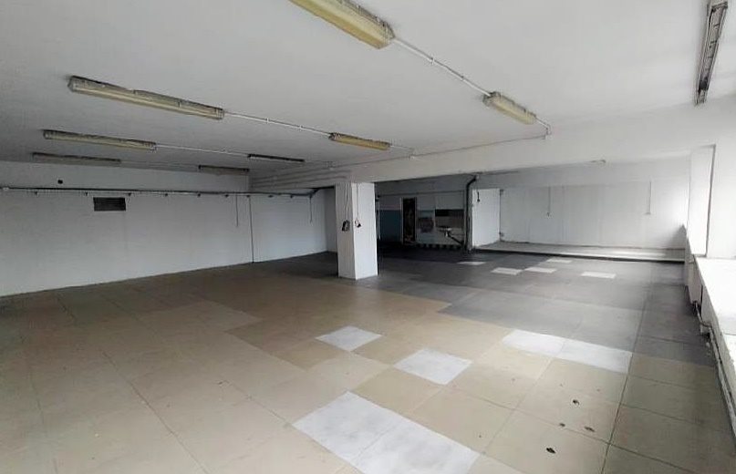 Lokal 200 m² na wynajem w Łodzi-Bałuty z parkingiem Łódź, Bałuty  200m2 Foto 1